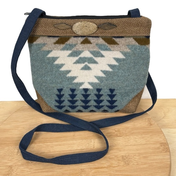 NWOT Frill Studio Handmade Wool Crossbody Bag Southwest Aztec Pattern - Picture 1 of 10